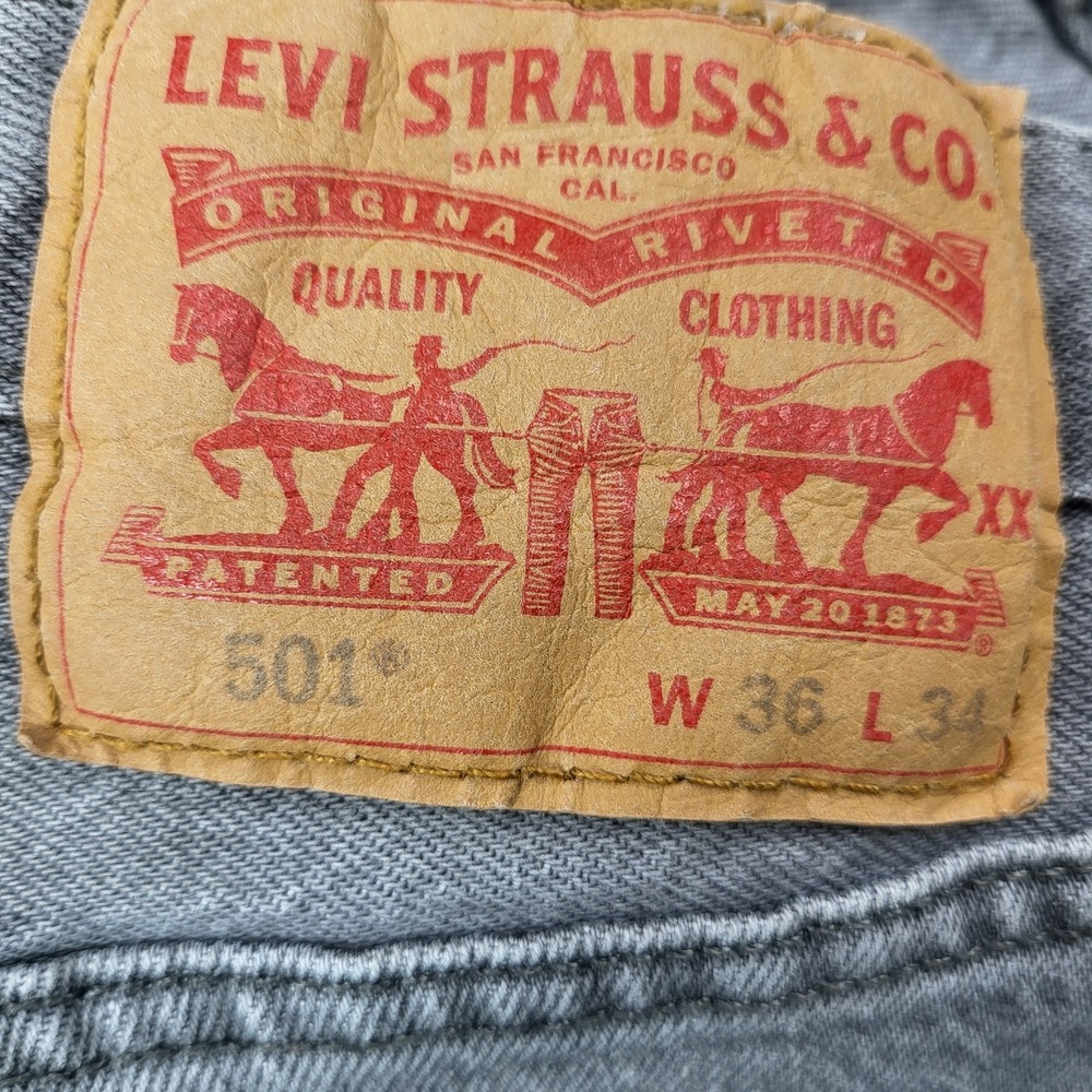 Levis 501 Jeans Mens 36x34 Gray Light Wash Button Fly Straight Denim Pants - Picture 3 of 8